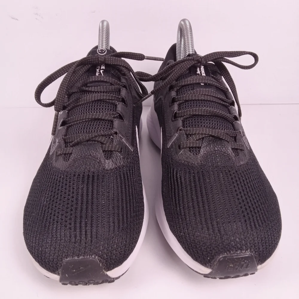 Nike Black and White Women's Pegasus 40 Running Shoes